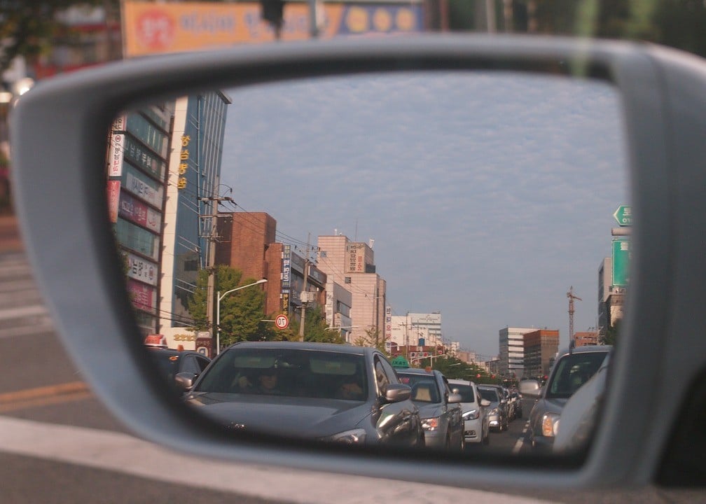 Car mirror 734561_1280