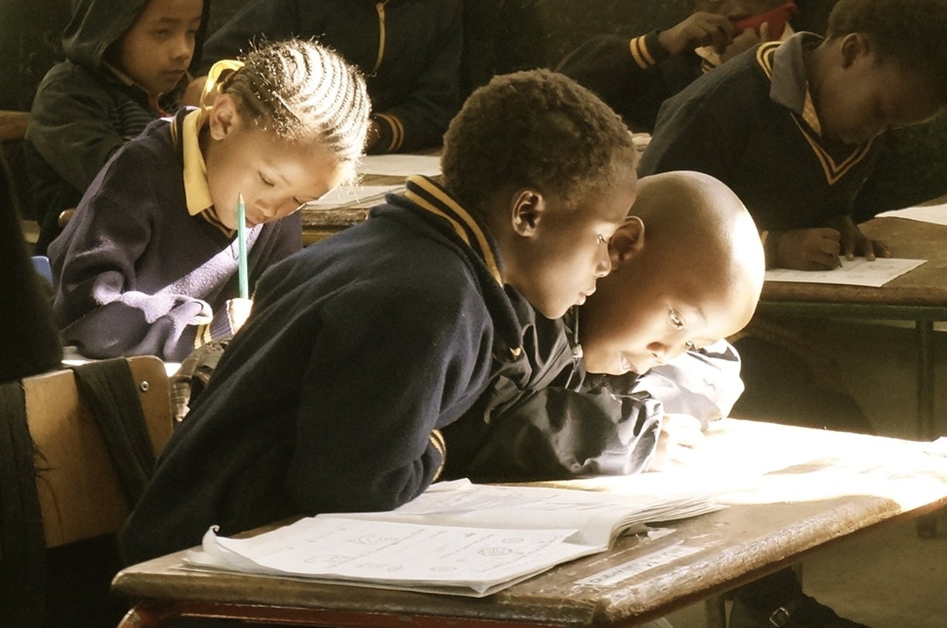 Person people africa child conversation classroom 957170 pxhere.com